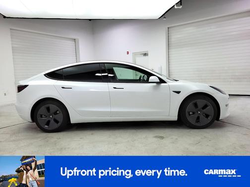 White 2022 Tesla Model 3