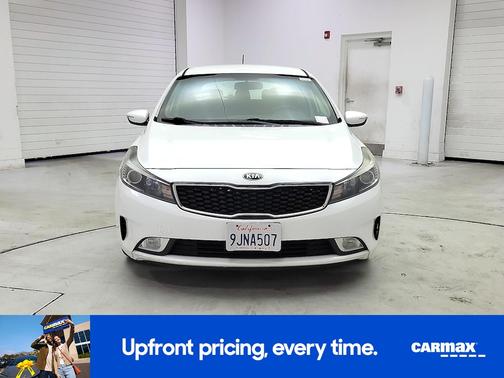 White 2017 Kia Forte5 EX