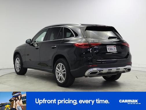 Black 2023 Mercedes-Benz GLC 300