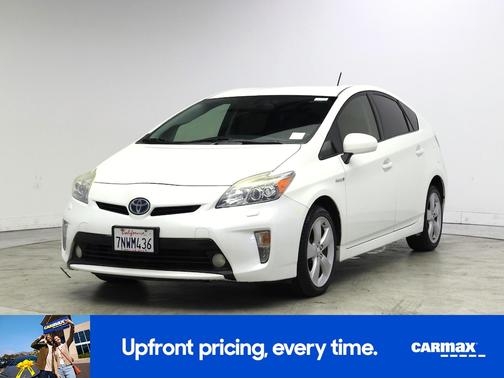 White 2015 Toyota Prius Five