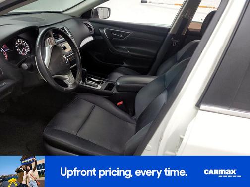 White 2017 Nissan Altima SR