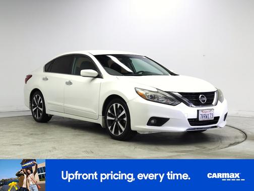 White 2017 Nissan Altima SR