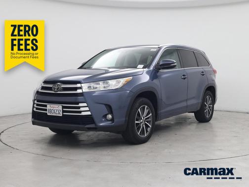 Blue 2017 Toyota Highlander XLE