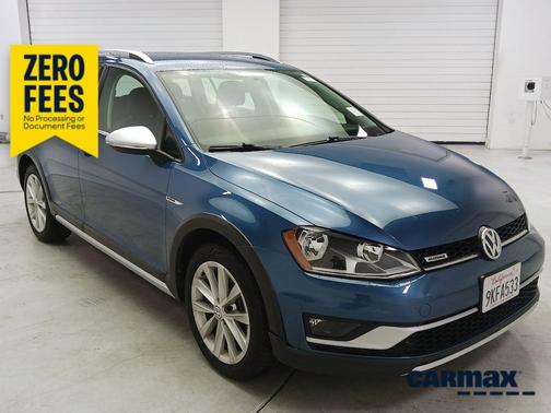 Blue 2017 Volkswagen Golf Alltrack S