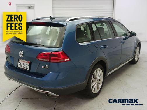 Blue 2017 Volkswagen Golf Alltrack S