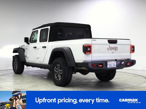 White 2024 Jeep Gladiator Mojave