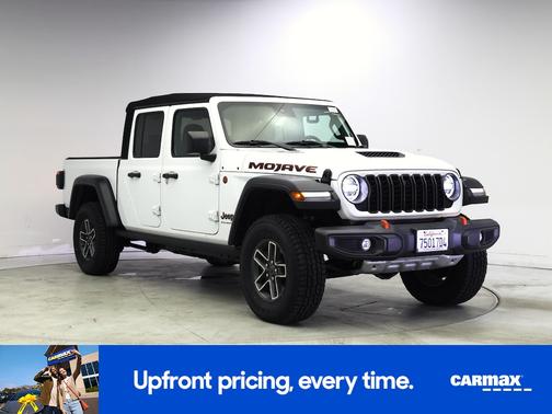 White 2024 Jeep Gladiator Mojave