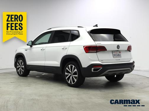 White 2022 Volkswagen Taos SE