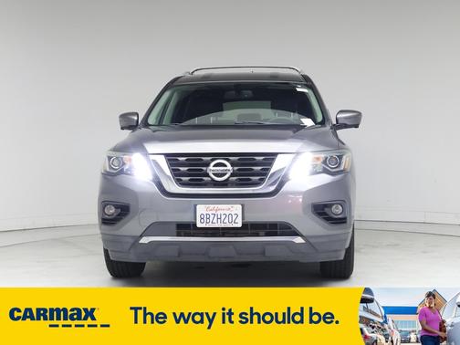 2017 Nissan Pathfinder SL