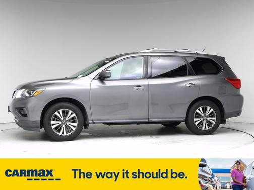 2017 Nissan Pathfinder SL