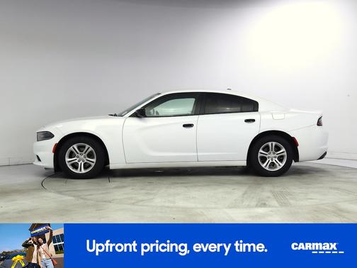 White 2019 Dodge Charger SXT