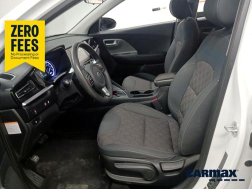 White 2020 Kia Niro LX