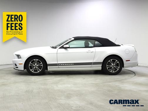White 2014 Ford Mustang