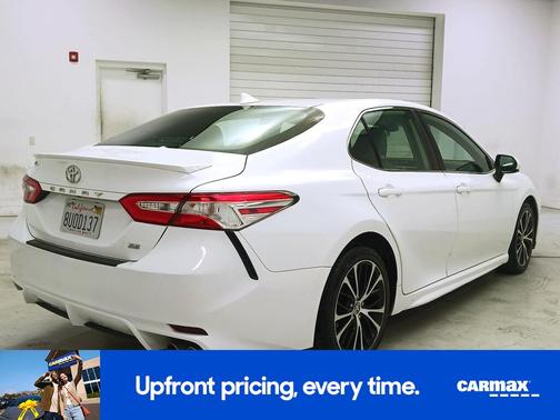 White 2020 Toyota Camry SE