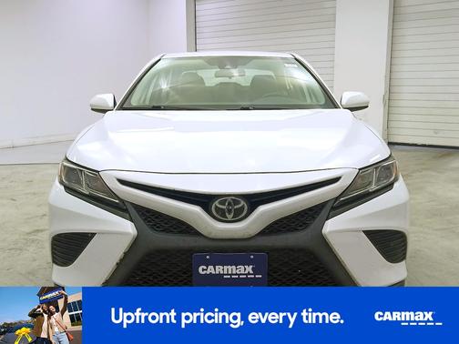 White 2020 Toyota Camry SE