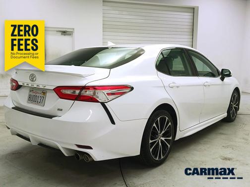 White 2020 Toyota Camry SE