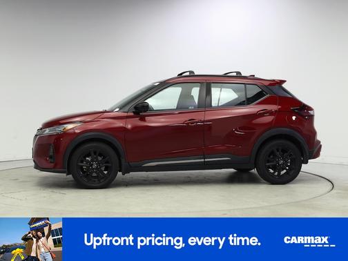 2022 Nissan Kicks SR