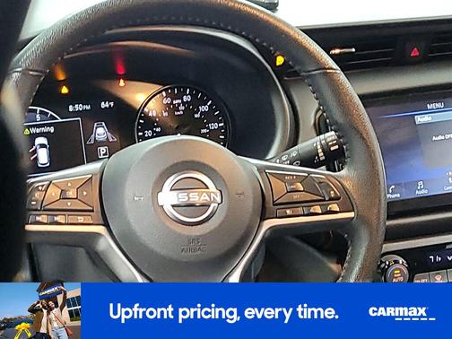 2022 Nissan Kicks SR