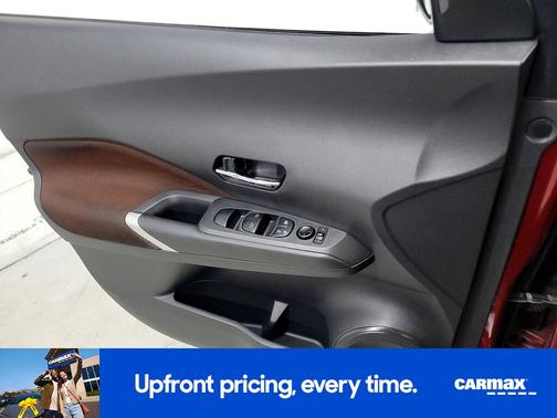 2022 Nissan Kicks SR