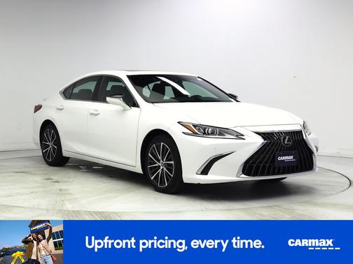 White 2024 Lexus ES 300h