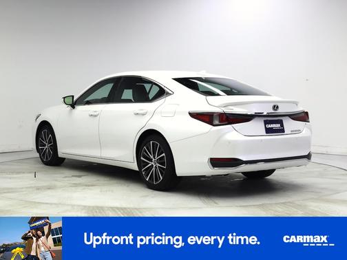 White 2024 Lexus ES 300h