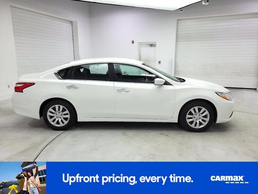 White 2016 Nissan Altima
