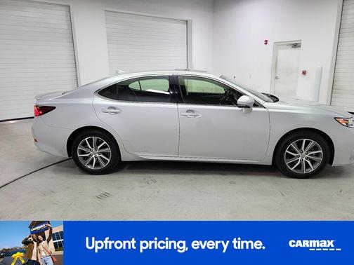 2016 Lexus ES 300h 