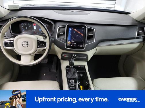 Blue 2020 Volvo XC90 T6 Momentum