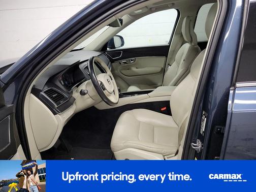 Blue 2020 Volvo XC90 T6 Momentum