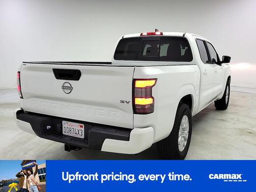White 2022 Nissan Frontier SV