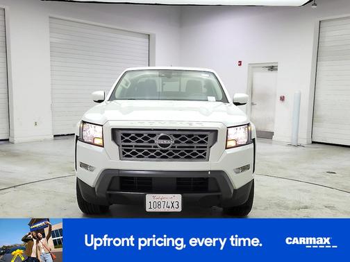 White 2022 Nissan Frontier SV