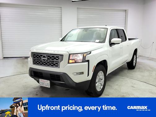 White 2022 Nissan Frontier SV