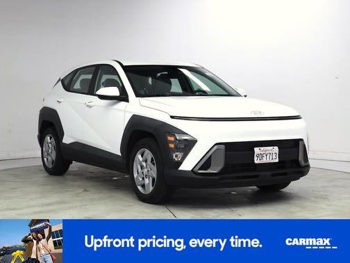 White 2024 Hyundai KONA SE