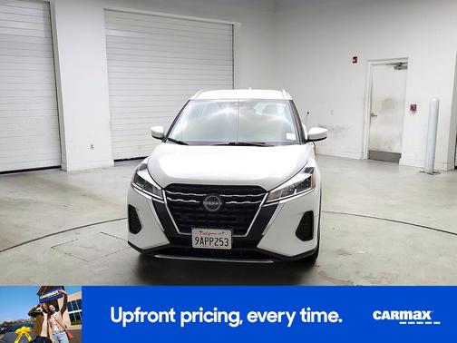 2022 Nissan Kicks SV