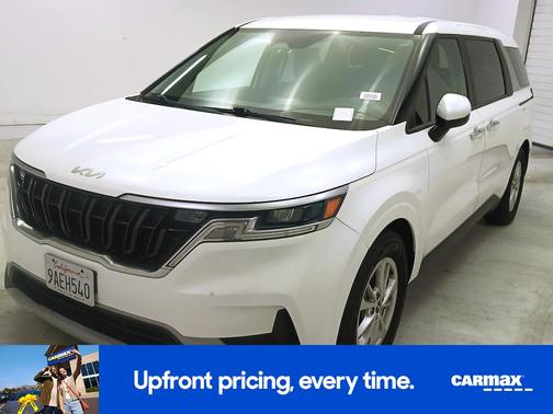 White 2022 Kia Carnival LXS