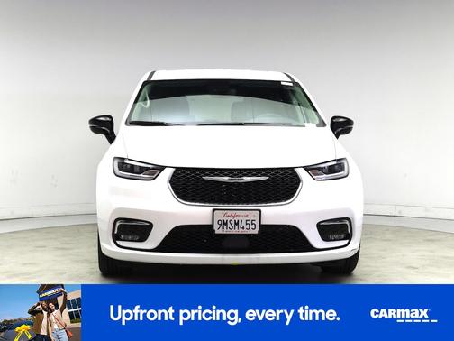 White 2024 Chrysler Pacifica Hybrid Select