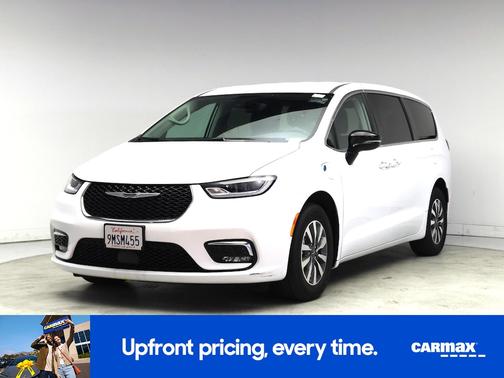 White 2024 Chrysler Pacifica Hybrid Select