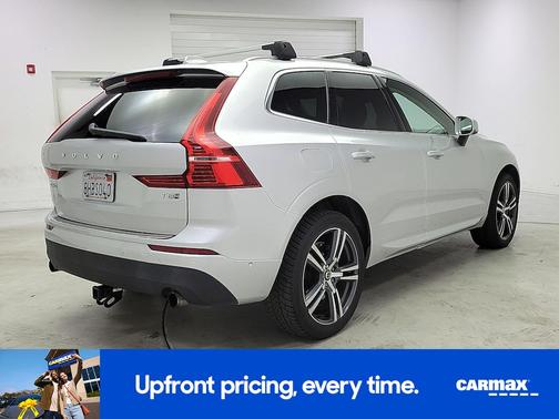 Silver 2019 Volvo XC60 Recharge Plug-In Hybrid T8 Momentum