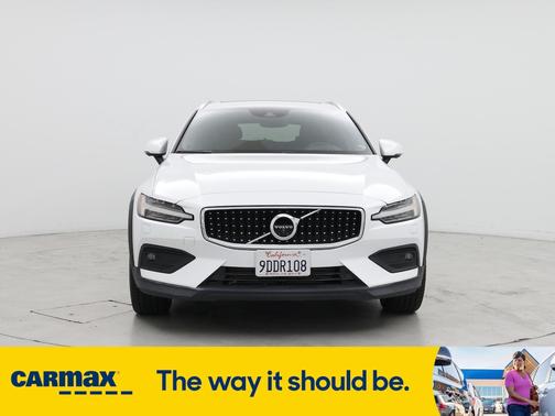 2022 Volvo V60 Cross Country T5