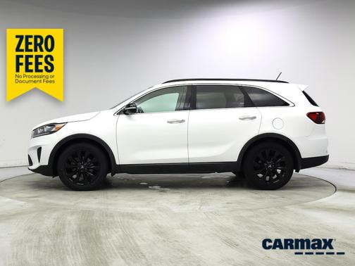 White 2019 Kia Sorento S