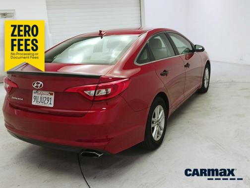 Red 2017 Hyundai SONATA SE