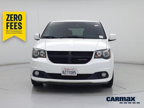 White 2018 Dodge Grand Caravan SE Plus