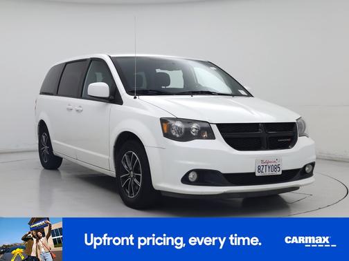 White 2018 Dodge Grand Caravan SE Plus