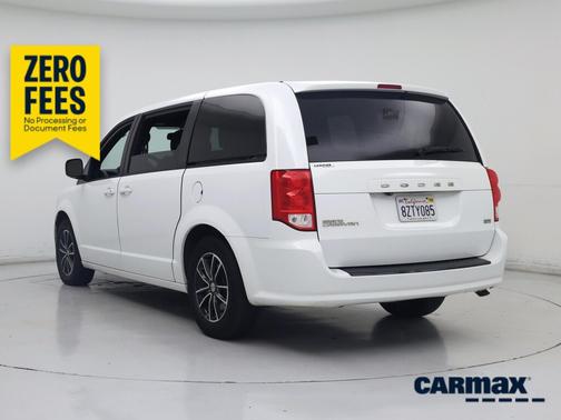 White 2018 Dodge Grand Caravan SE Plus