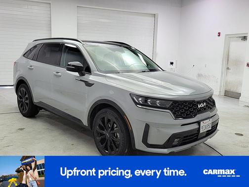 Gray 2023 Kia Sorento SX