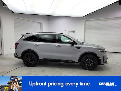 Gray 2023 Kia Sorento SX