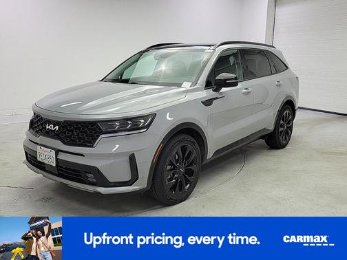 Gray 2023 Kia Sorento SX