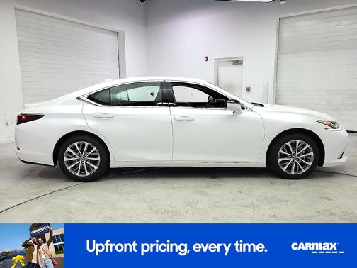 White 2025 Lexus ES 350