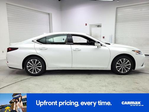 White 2025 Lexus ES 350