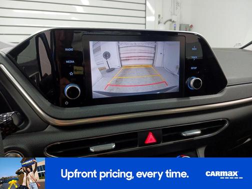 Black 2022 Hyundai SONATA SEL